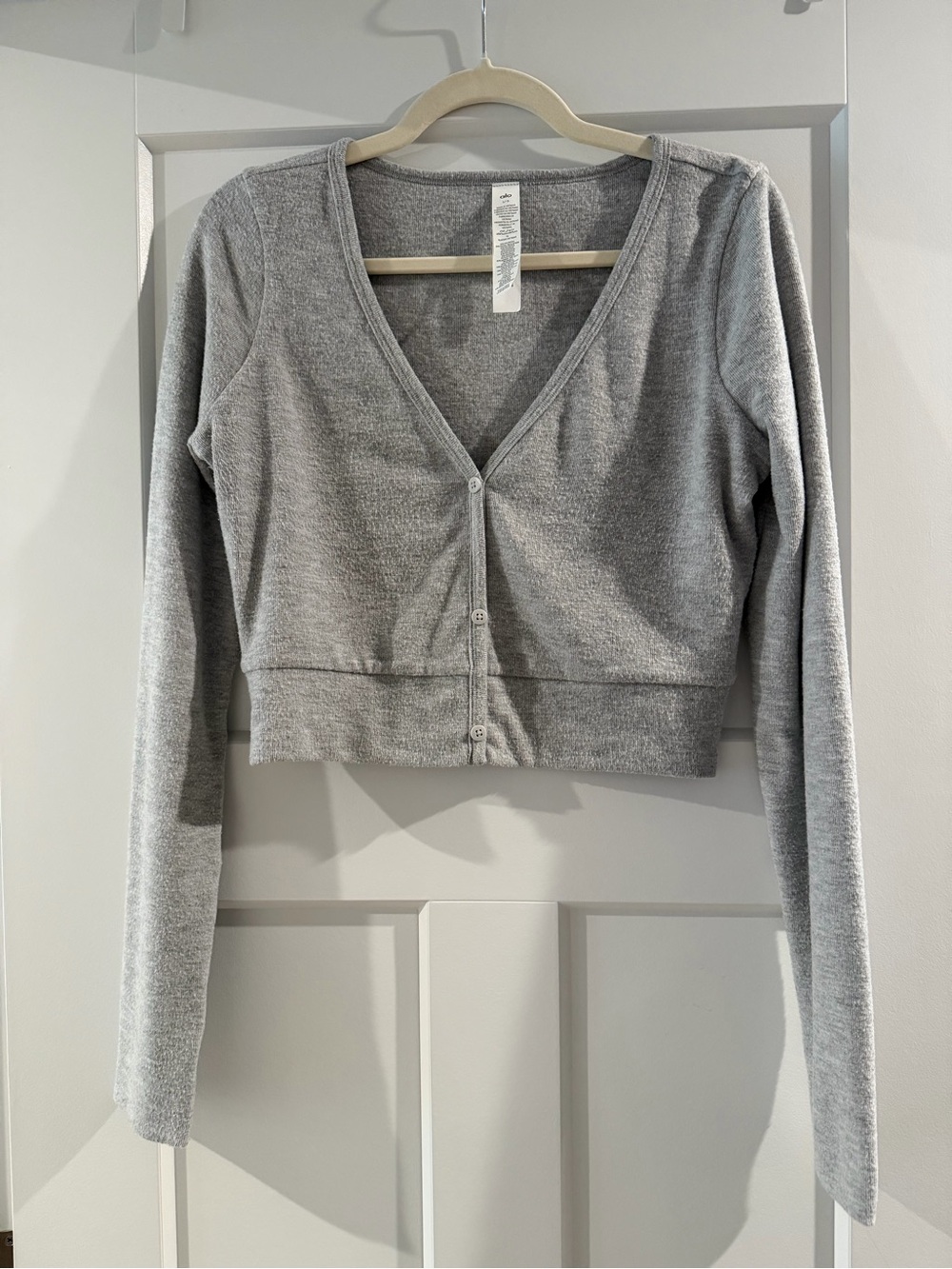 ALO Yoga Light Gray Cropped V-Neck Button Cardigan